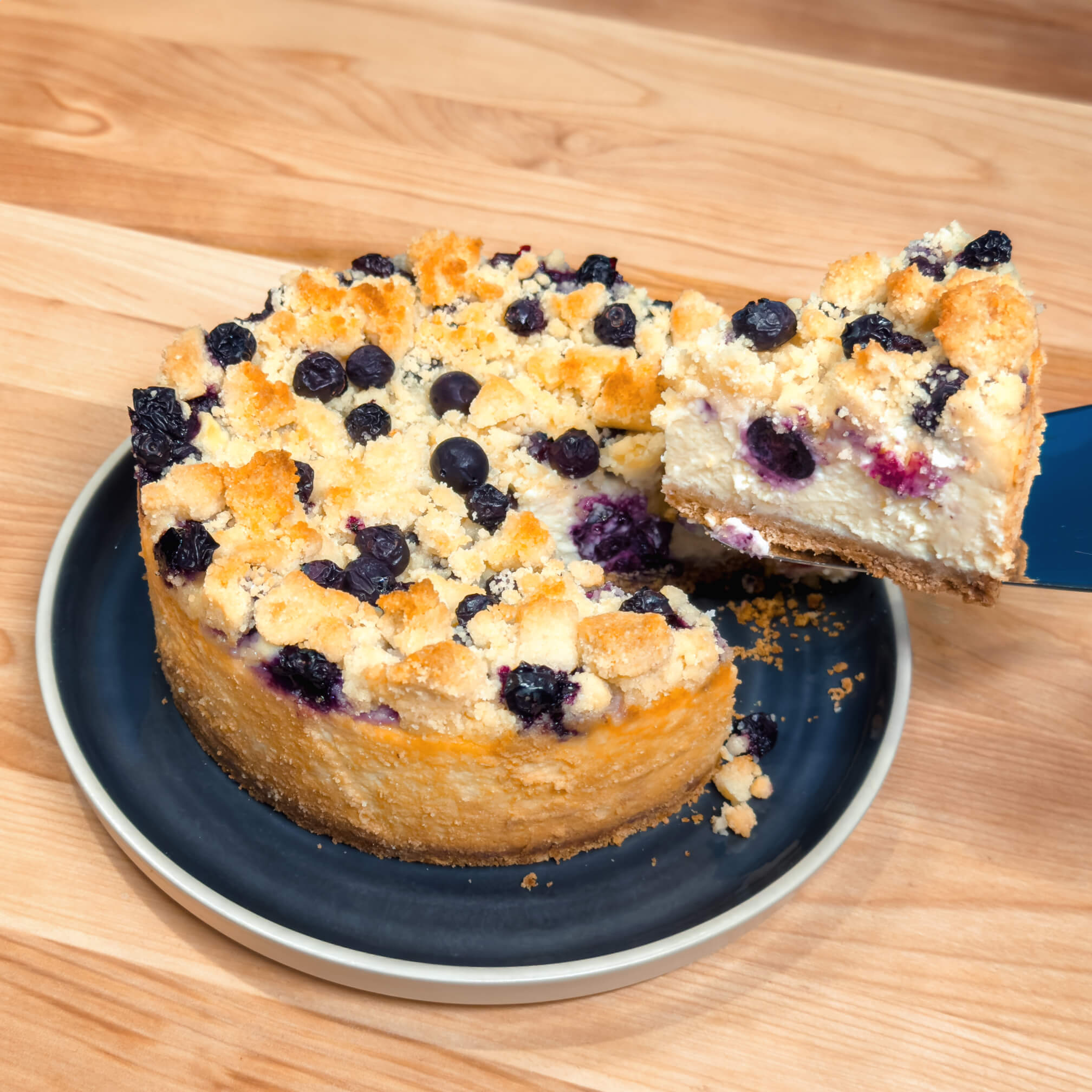 Blueberry Crumble Cheesecake