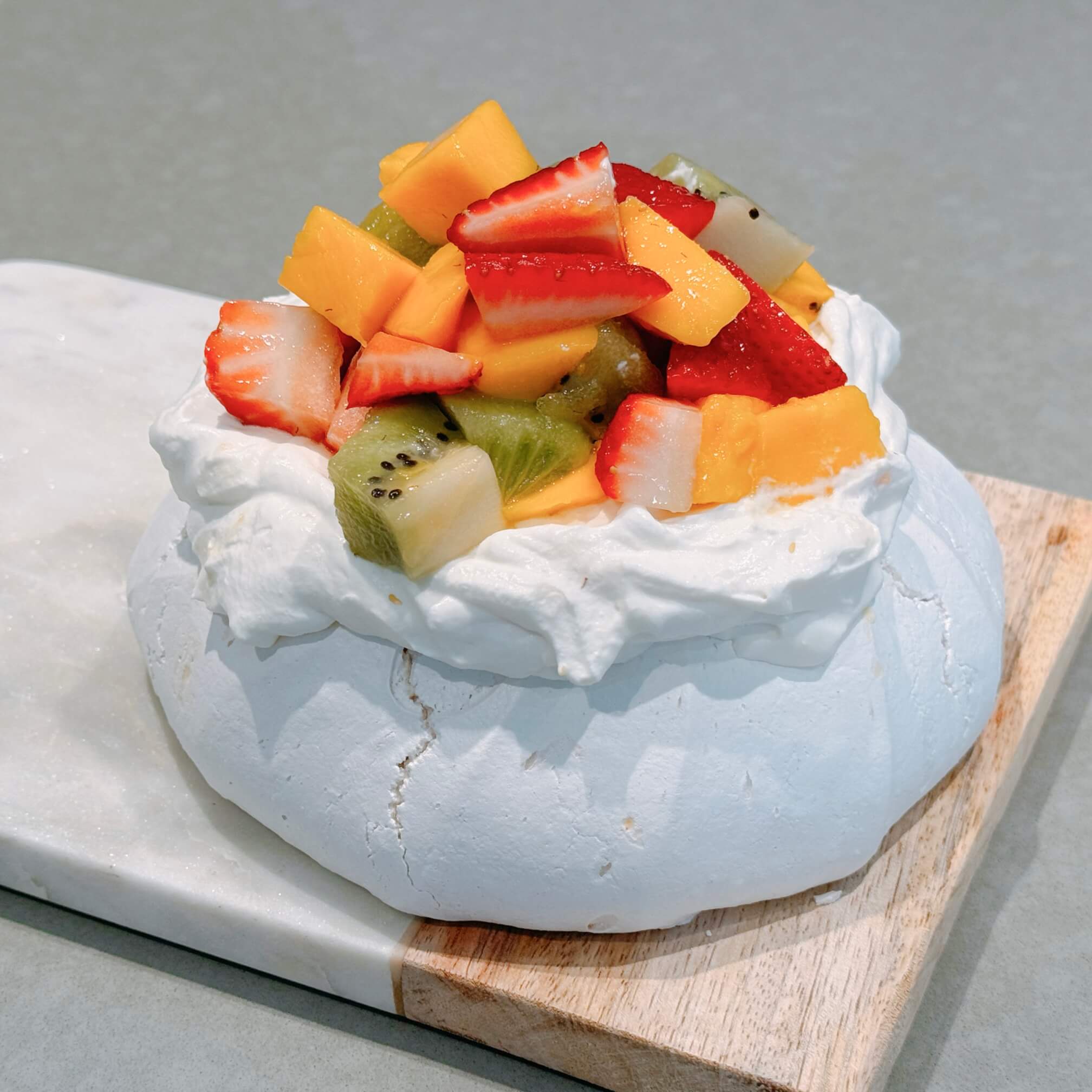 Pavlova Cake